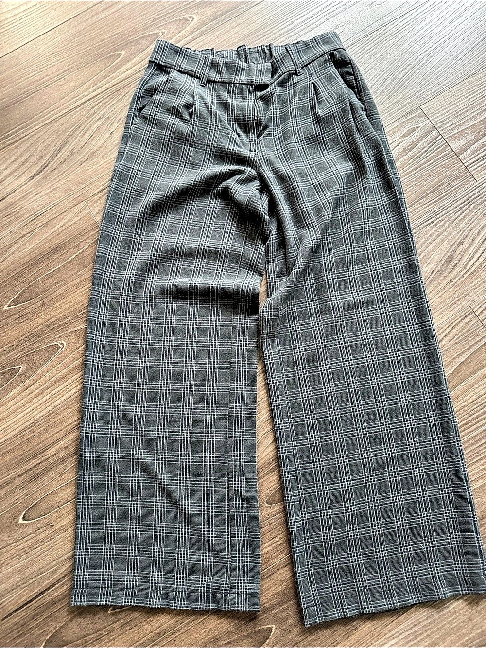 American Eagle Plaid Wide Leg Pants in Gray & Black Like New